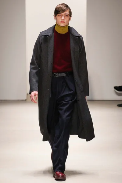 Look 10